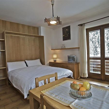 Residence Raffaella Santa Caterina Valfurva Rum bild