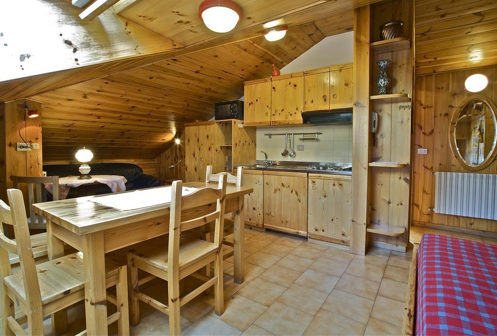 Residence Raffaella Santa Caterina Valfurva Rum bild