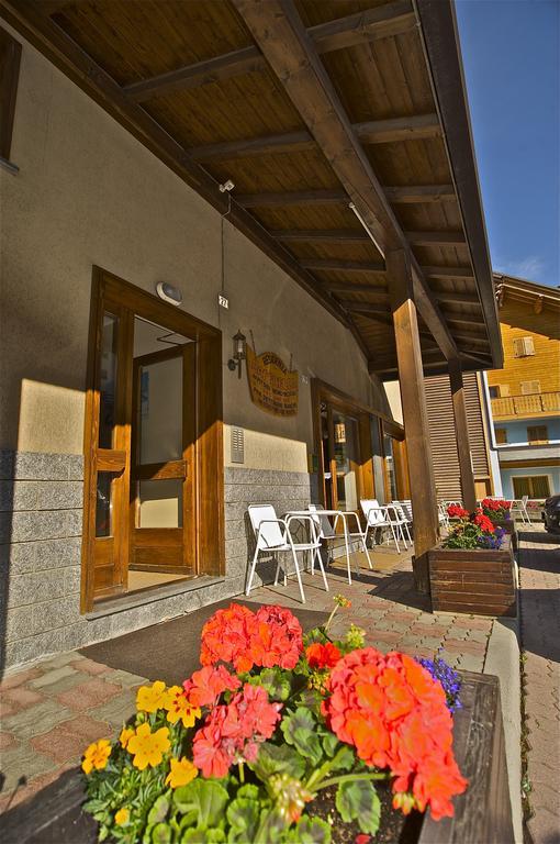 Residence Raffaella Santa Caterina Valfurva Exteriör bild