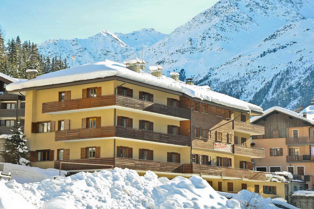 Residence Raffaella Santa Caterina Valfurva Exteriör bild